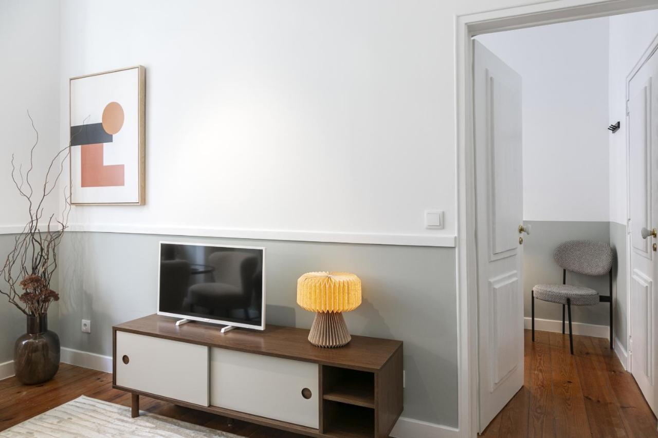 Downtown Flat With Design And Comfort At Downtown, 3rd-floor No Lift Apartment Lisbon